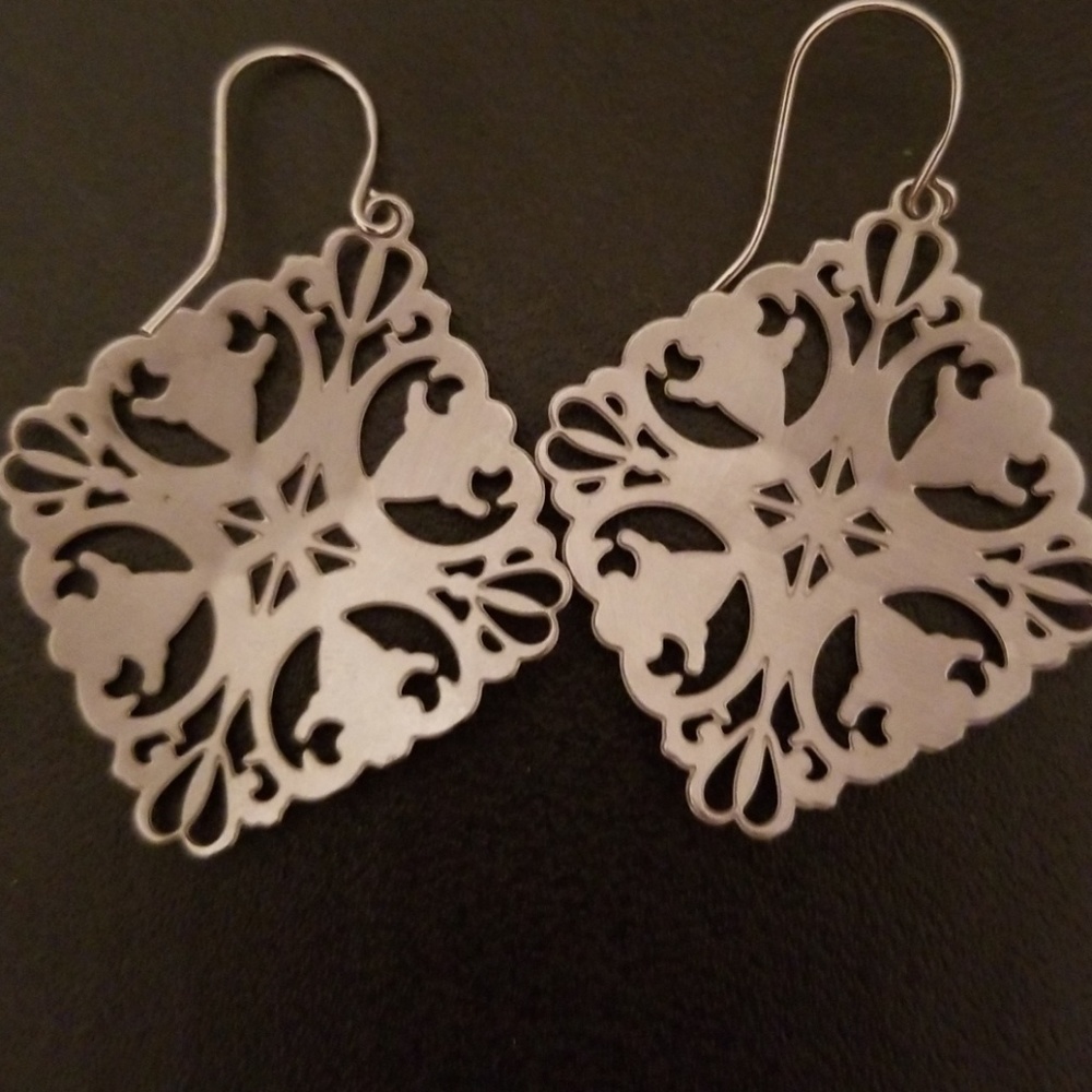Jewelry - Picture 6 of 6